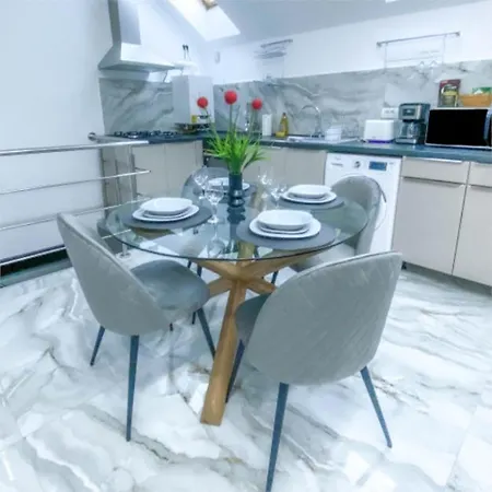 Apartment The Of Silver Sky House *